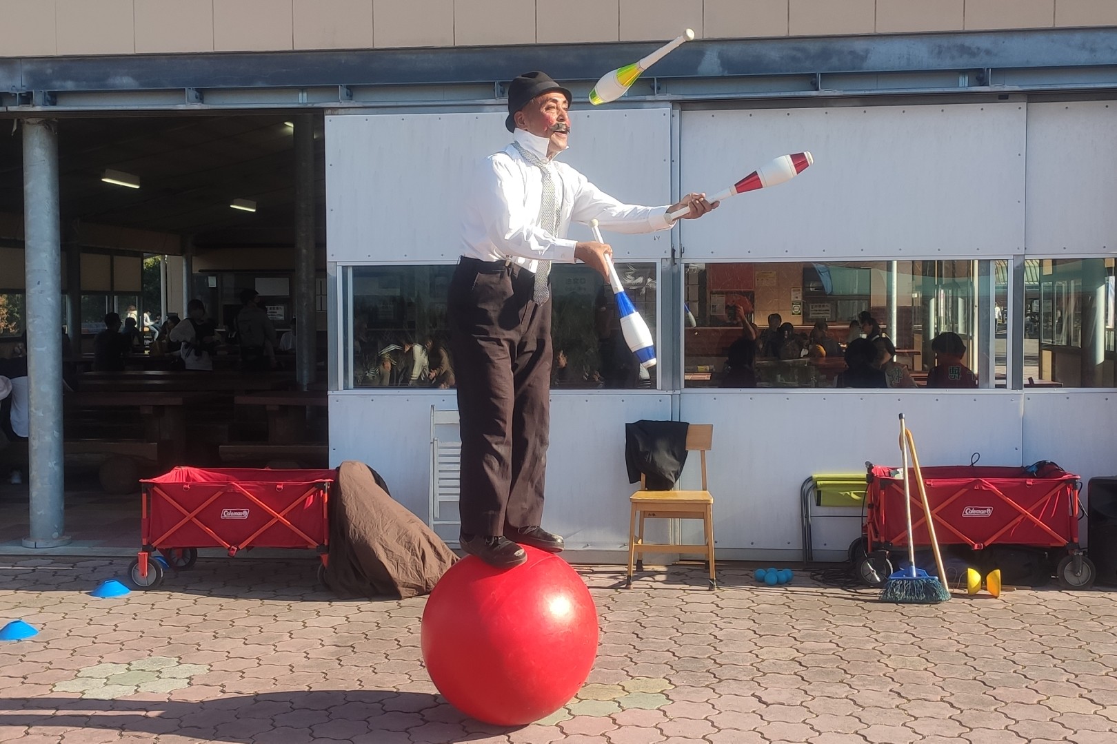 ジャグリングパフォーマンス